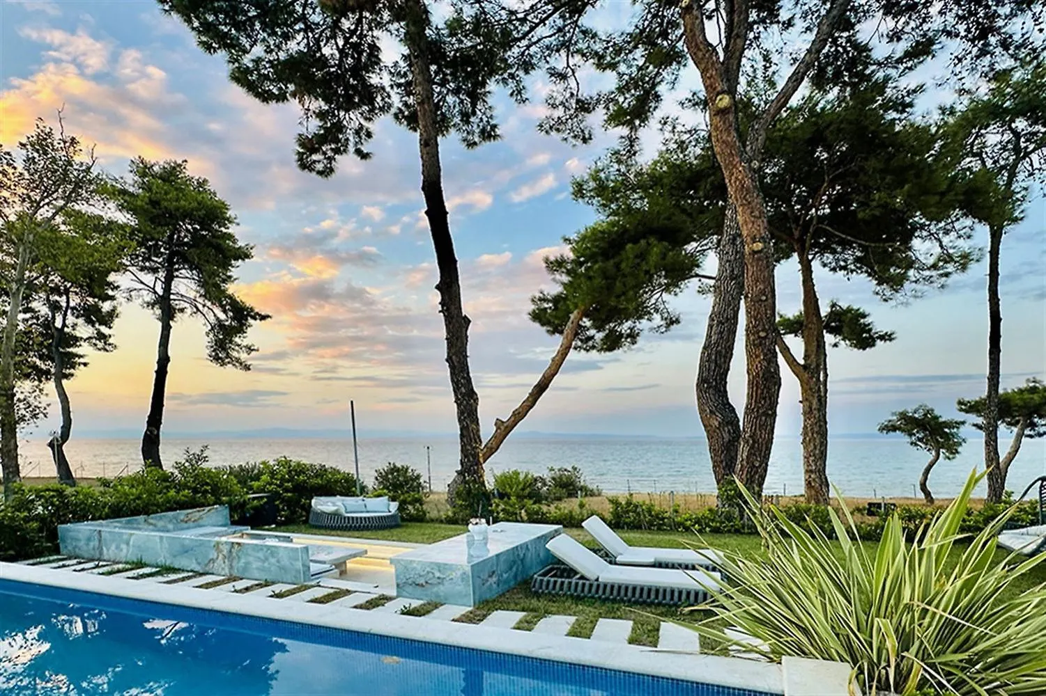 Meltemi Pool Villa Hanioti 10 Guests 4 Bedrooms